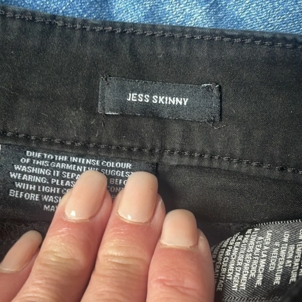 Kenneth Cole jeans size 2 black & blue denim stretch jeans 2 pairs
